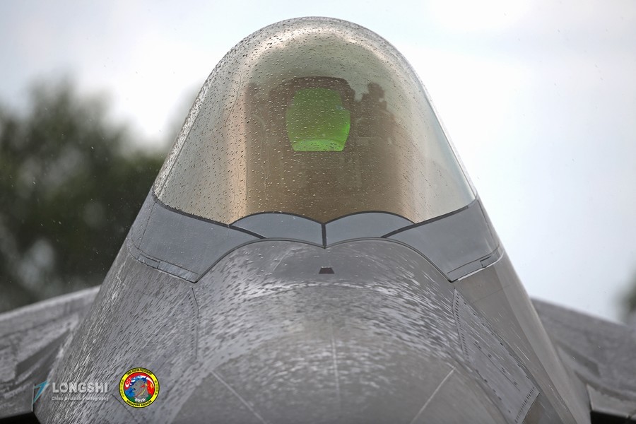 美军F22飞往阿联酋打击IS 中国应该借鉴这几点