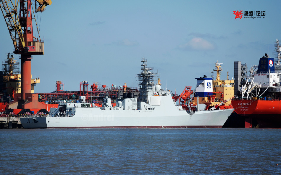 要有大动作?052d昆明舰现身北海舰队军港