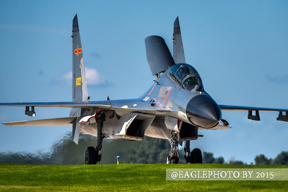 大片既视感!歼11B与歼10C战机新视角少见猛照