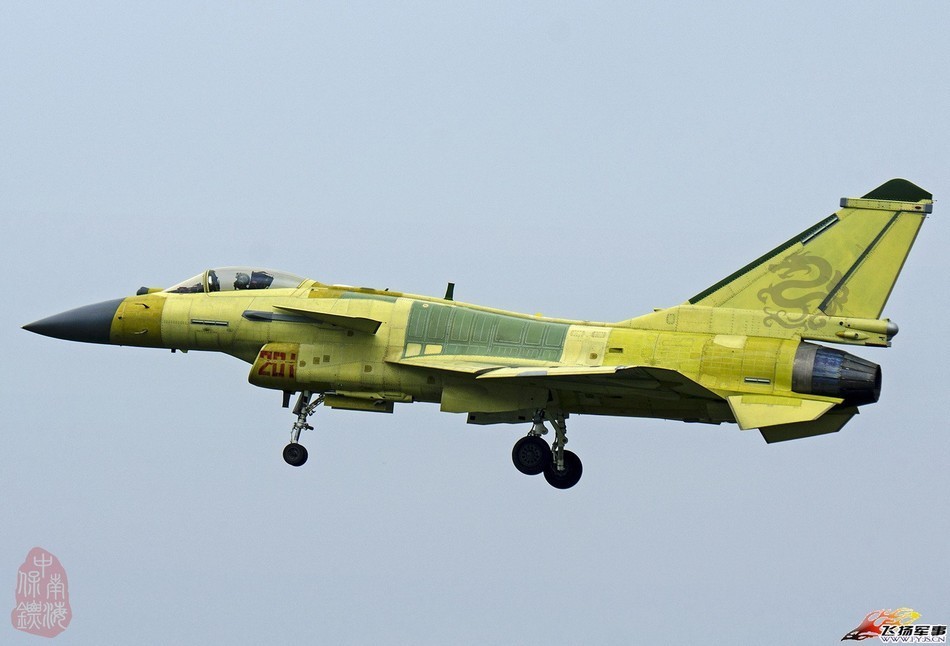 大片既视感!歼11B与歼10C战机新视角罕见猛照