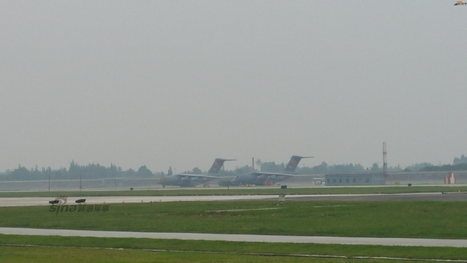 霸气逼人:庆祝国产 运20 大型运输机 正式服役 !_