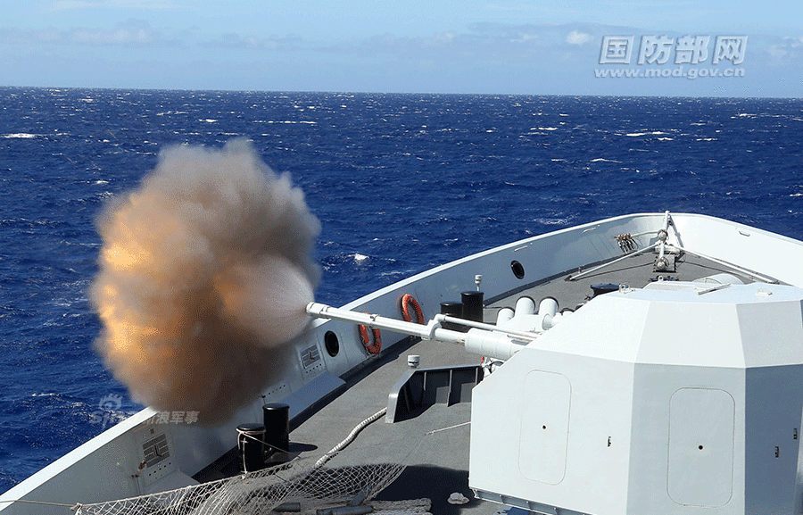 环太演习中国舰艇练射击