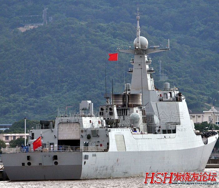15 / 22 而用来承载517ha雷达八木天线的后桅杆也往前移,这是因为其后