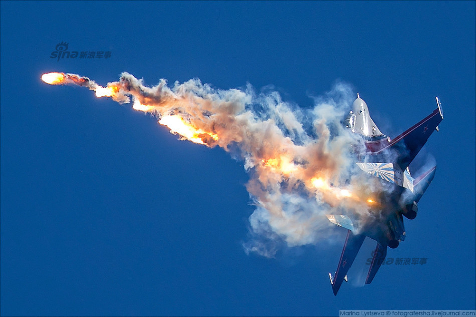 航空飞镖大赛中外战机同场竞技