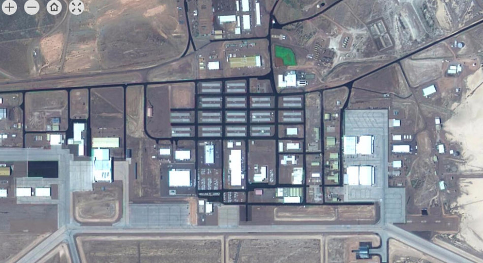 中国卫星拍到美国51区基地 沙湖中现X型跑道(图)