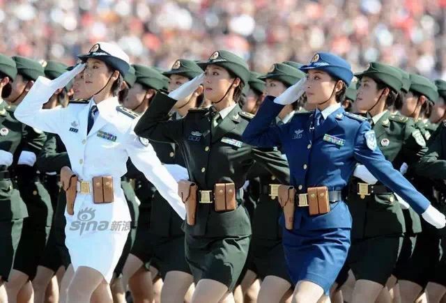 中俄越朝阅兵女兵对比:中国女兵靓丽 朝鲜最逗