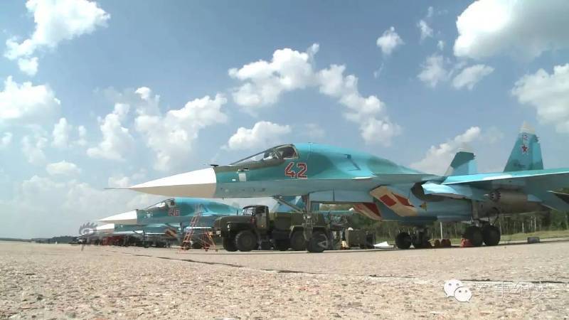 飞豹PK鸭嘴兽!航空飞镖大赛中俄战机同场比拼