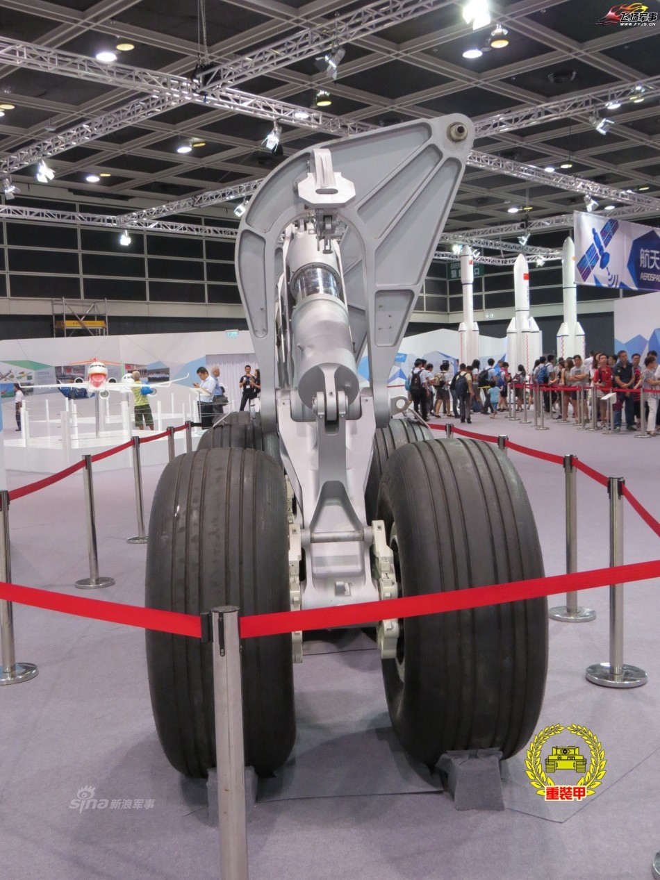 中国运20运输机起落架细节:如何支撑国之重器