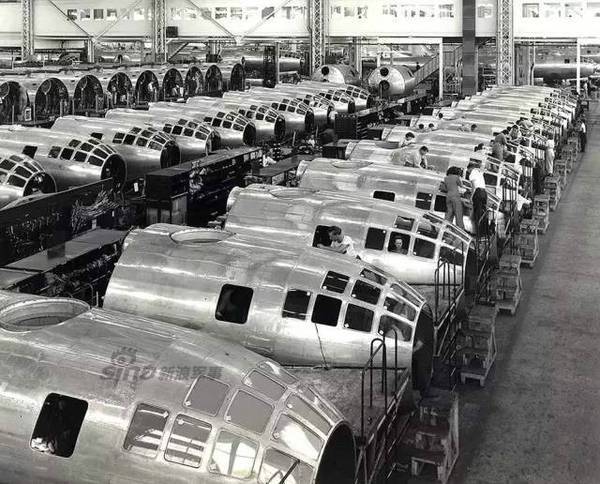 把日本炸成渣滓!二战美国B-29生产线产量惊人