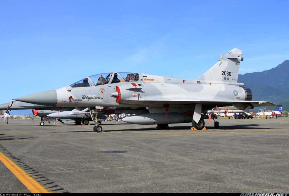 台湾省空军的六十架幻影2000:全面被歼10碾压