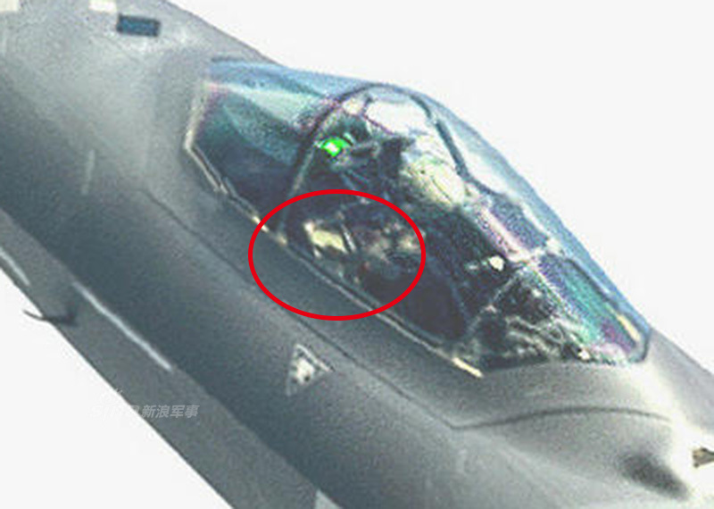 歼20座舱高清细节:或和F-22一样采用侧杆操作