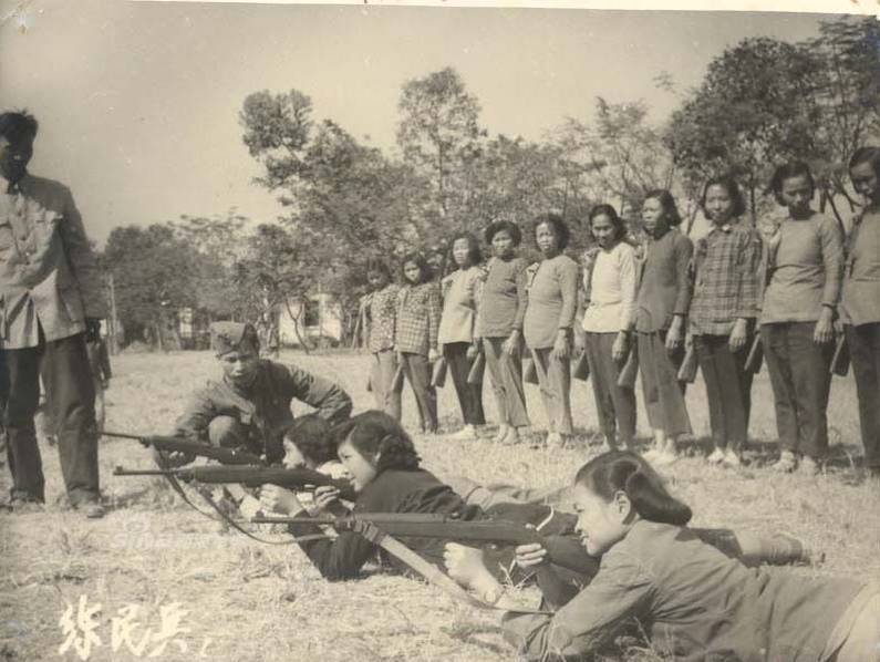 那个全民皆兵的年代中国女民兵亦让敌人胆寒