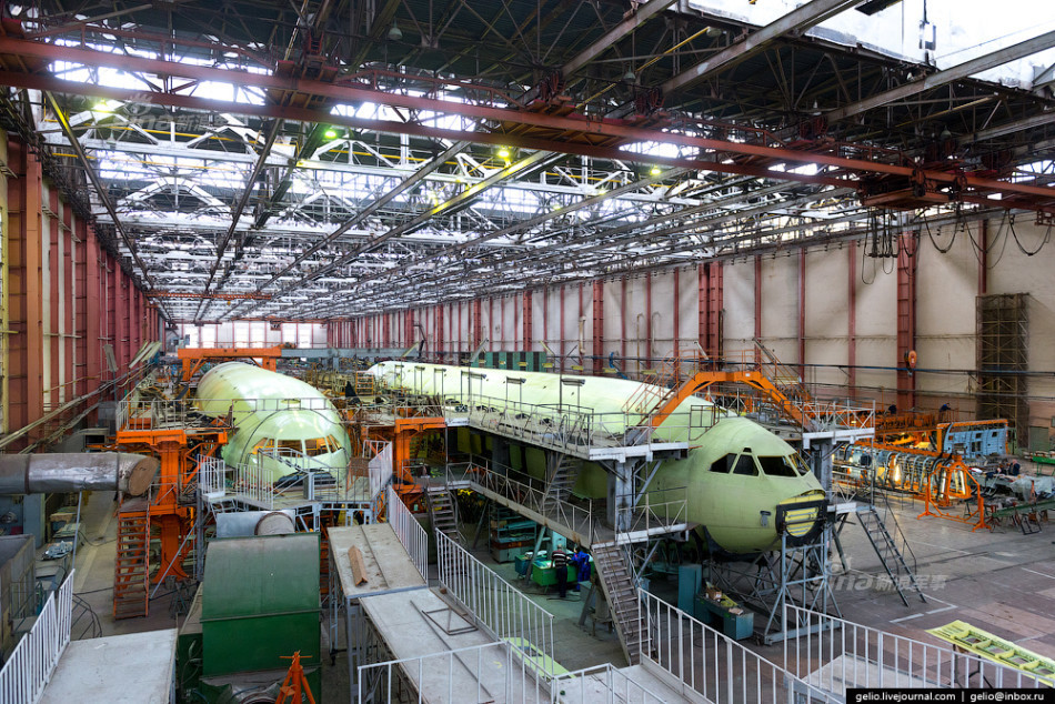 中国啥时候才能这样!俄曝伊尔96大飞机生产线