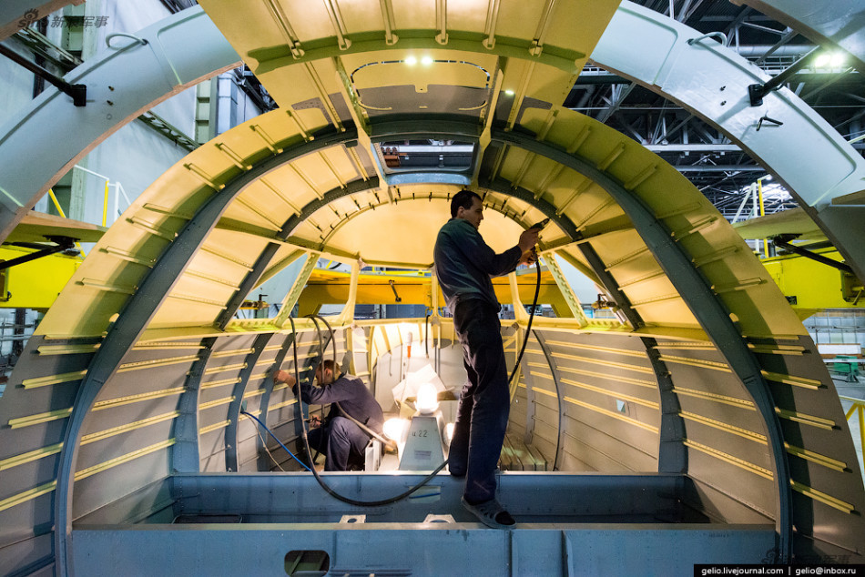 中国啥时候才能这样!俄曝伊尔96大飞机生产线