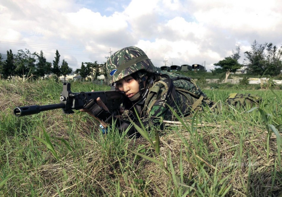 敏感时期台军大搞演习:陆战队千人250公里越野