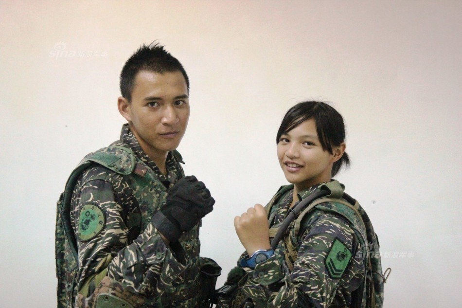 敏感时期台军大搞演习:陆战队千人250公里越野