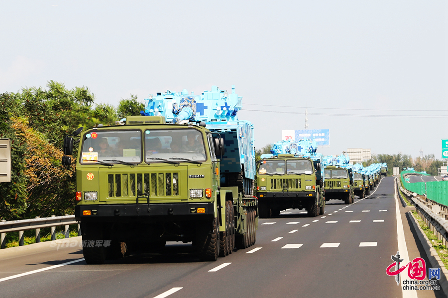 道尔m1坐大板车!重装运输部队成解放军好快递