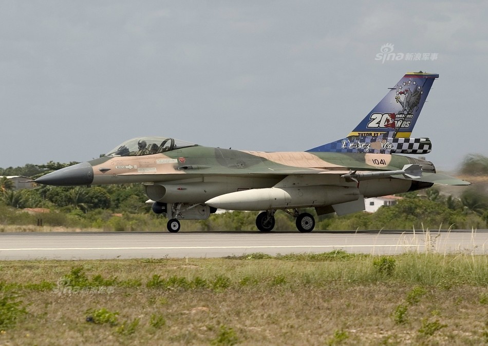 快来买歼10吧!委内瑞拉空军还装备有F16战机