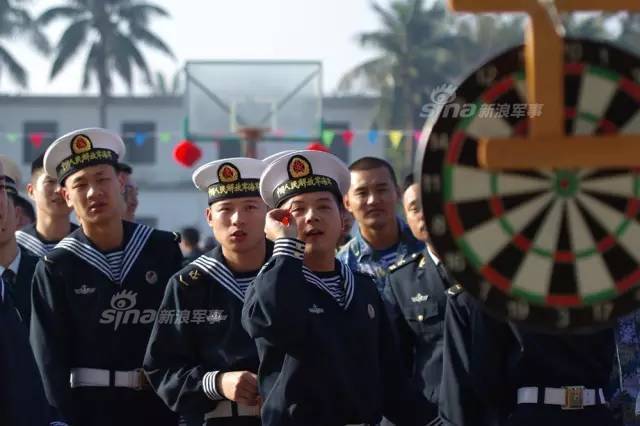解放军海军官兵们怎么过春节?