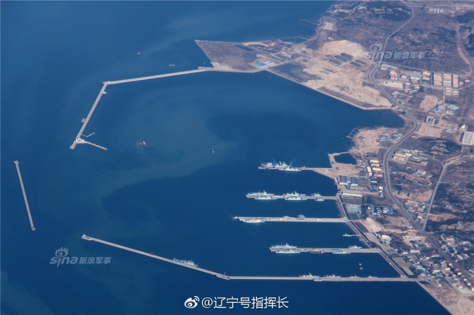 因为青岛距离葫芦岛舰载机训练基地很近,方便航母的舰载机训练.