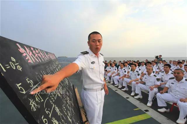 就是现在歌谱刀郎-突出大舰特色,曲谱以大调式、进行曲速度为准,激昂有力.-解放军