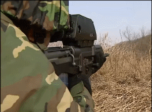 007电影神奇预言!朝鲜新型步枪已在荧幕现身