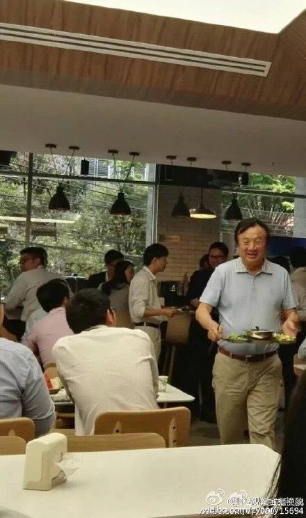 老总排队打饭_排队打疫苗图片