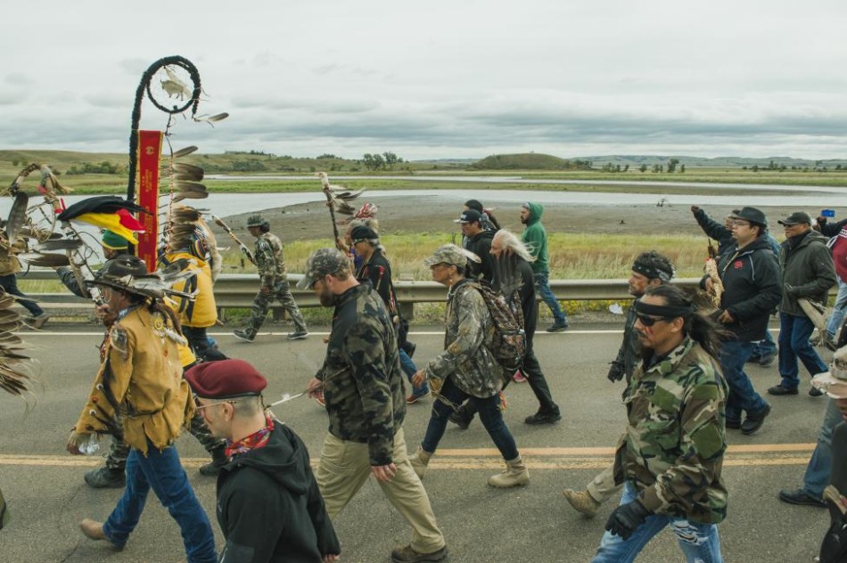 回到《与狼共舞》时代!美印第安人保卫领地大示威