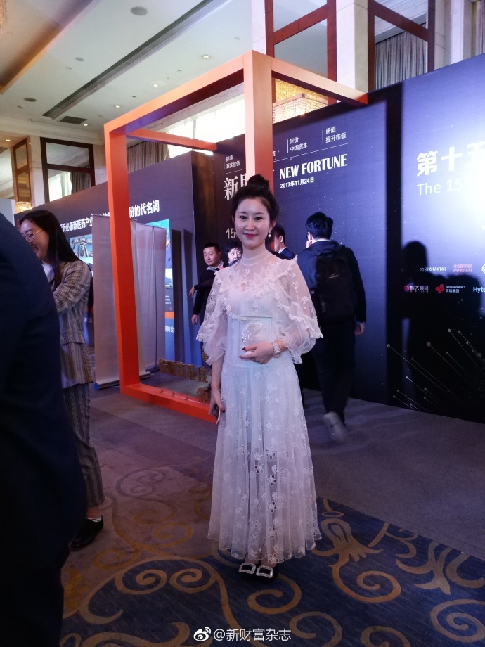 社会服务业第一名的李跃博女神。