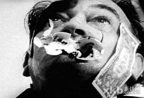 达利被蛋清糊了一脸