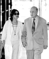 世界第三大报业集团董事长被判有罪(图)