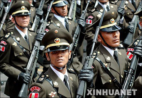 秘鲁举行盛大阅兵游行 庆祝国家独立日(组图)