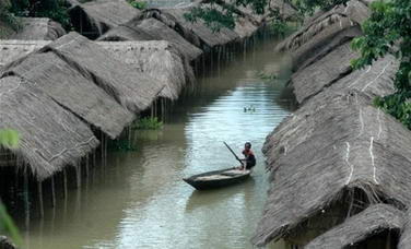 南亚水灾已致1400人死2500万人流离失所(图)