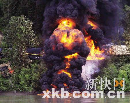 加两列火车相撞或引发环境污染_新闻中心_新