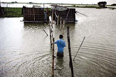 孟加拉国洪水受灾人口达910万