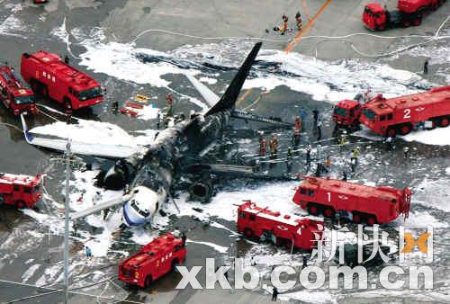华航客机在日爆炸“分尸”_新闻中心_新浪网