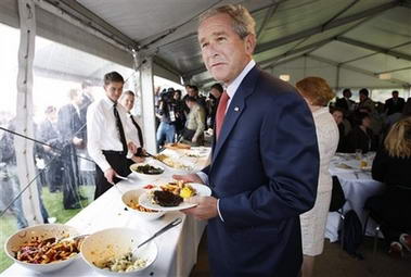 布什访澳大利亚不忘谈论美食:我爱吃肉(图)