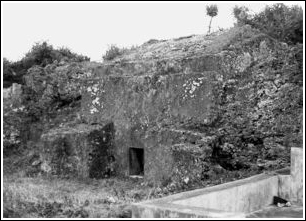 日水下金字塔谜团重重(图)