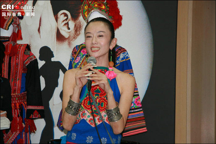 孤傲冷艳雀之灵杨丽萍在日本(组图)(7)