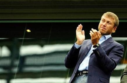 俄罗斯富豪伦敦相逢 保镖对峙似黑帮电影