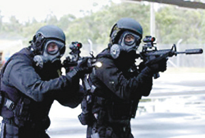 澳保安在伊如狼似虎