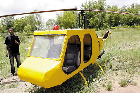 尼日利亚小伙自制直升机 发动机来自二手车