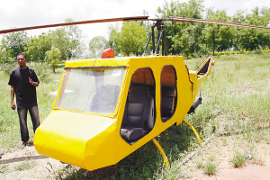 肄业大学生用废旧零件造出直升机