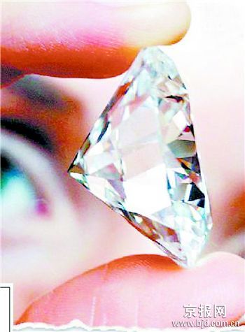 俄首富欲夺世界最贵钻石