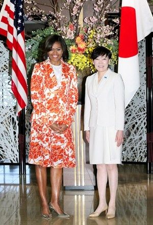 资料图:米歇尔(左)与安倍昭惠.