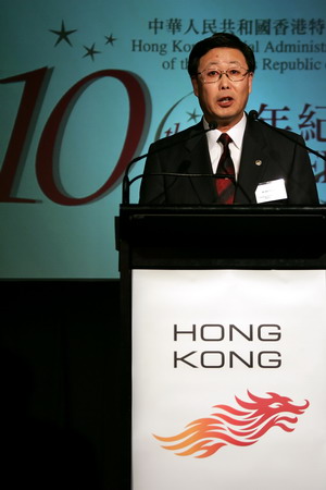 图文:中国驻奥克兰领事馆总领事马崇仁领事致