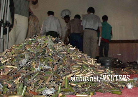 图文:7女子宗教学校房屋里堆满弹壳