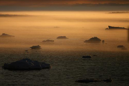 组图：格陵兰岛冰盖加快融化