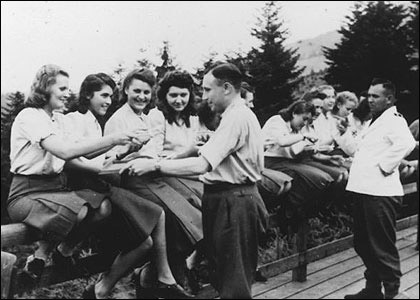 图文:纳粹女军官们