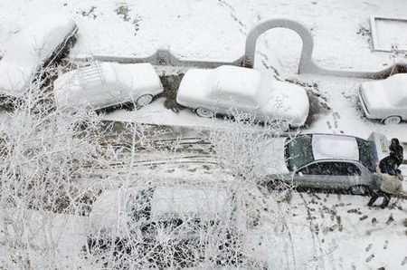 组图：莫斯科降下今年入冬前第一场雪